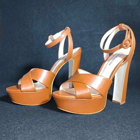 Steve Madden Martina Cognac Leather Sandals. Size 7 - Picture 4 of 11